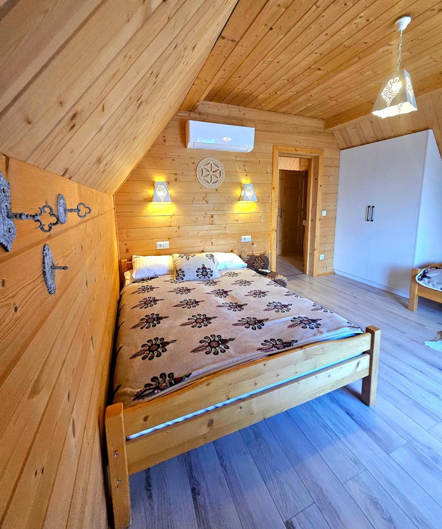 Góralska Chatka w Zakopanem Domek alpejski