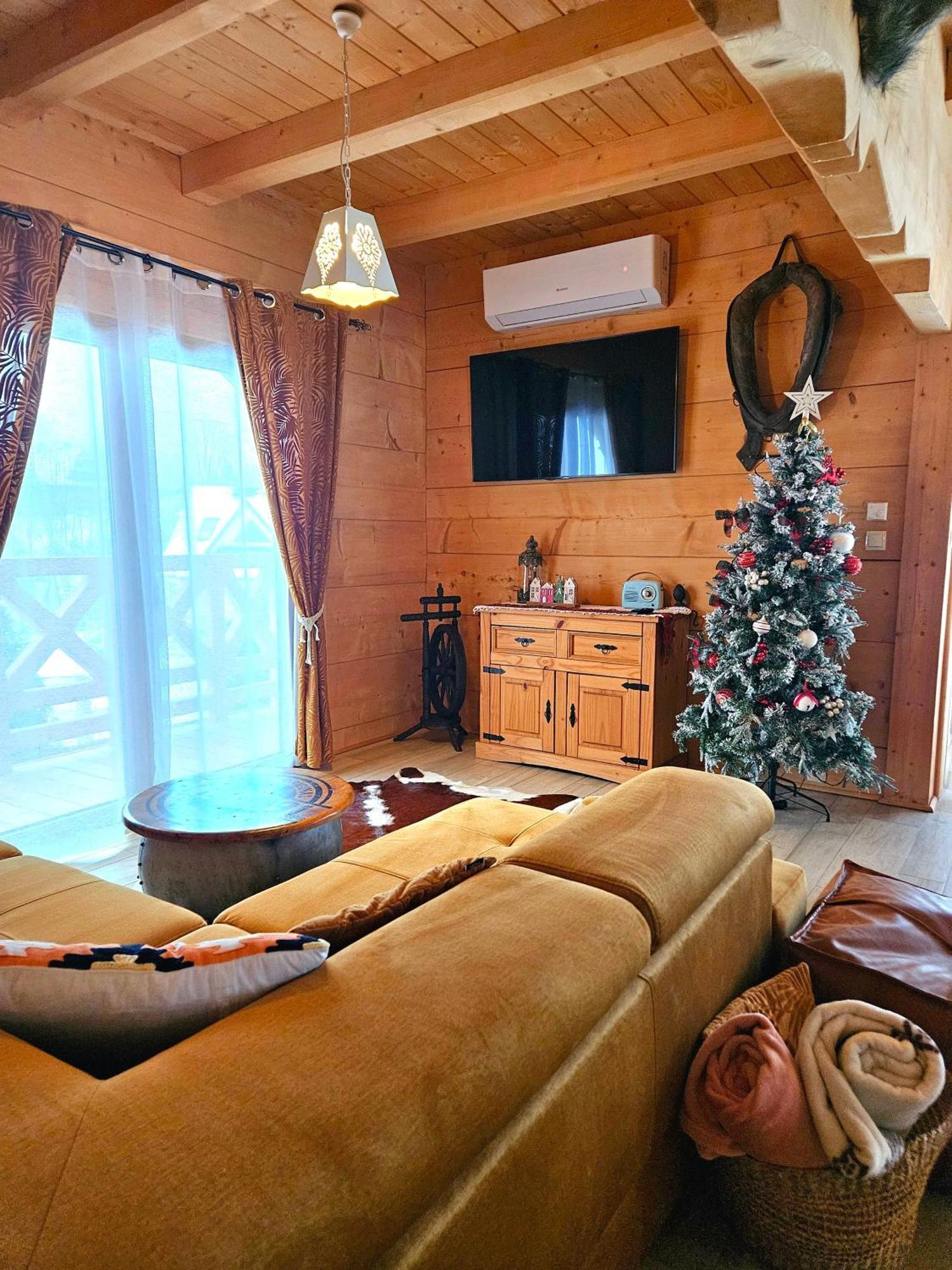 Goralska Chatka 2 Highland Cottage - Split Ac, Jacuzzi, Sauna, Private Parking, Mountains View, Garden, Zakopane *